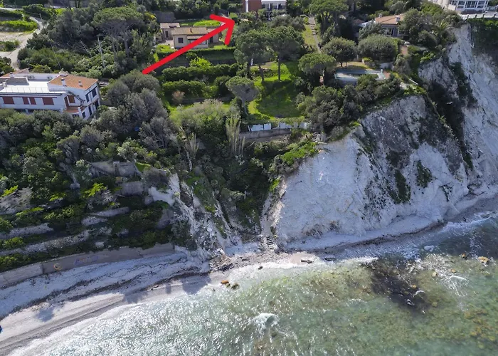 Capo Bianco * بورتوفيرّايو