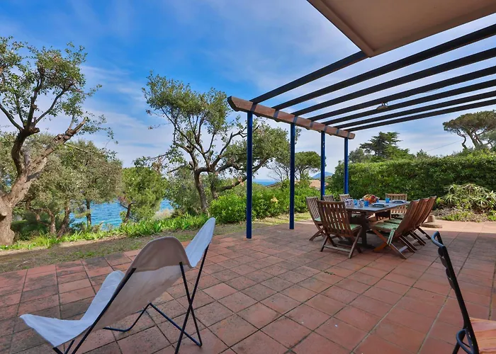 Capo Bianco * بورتوفيرّايو